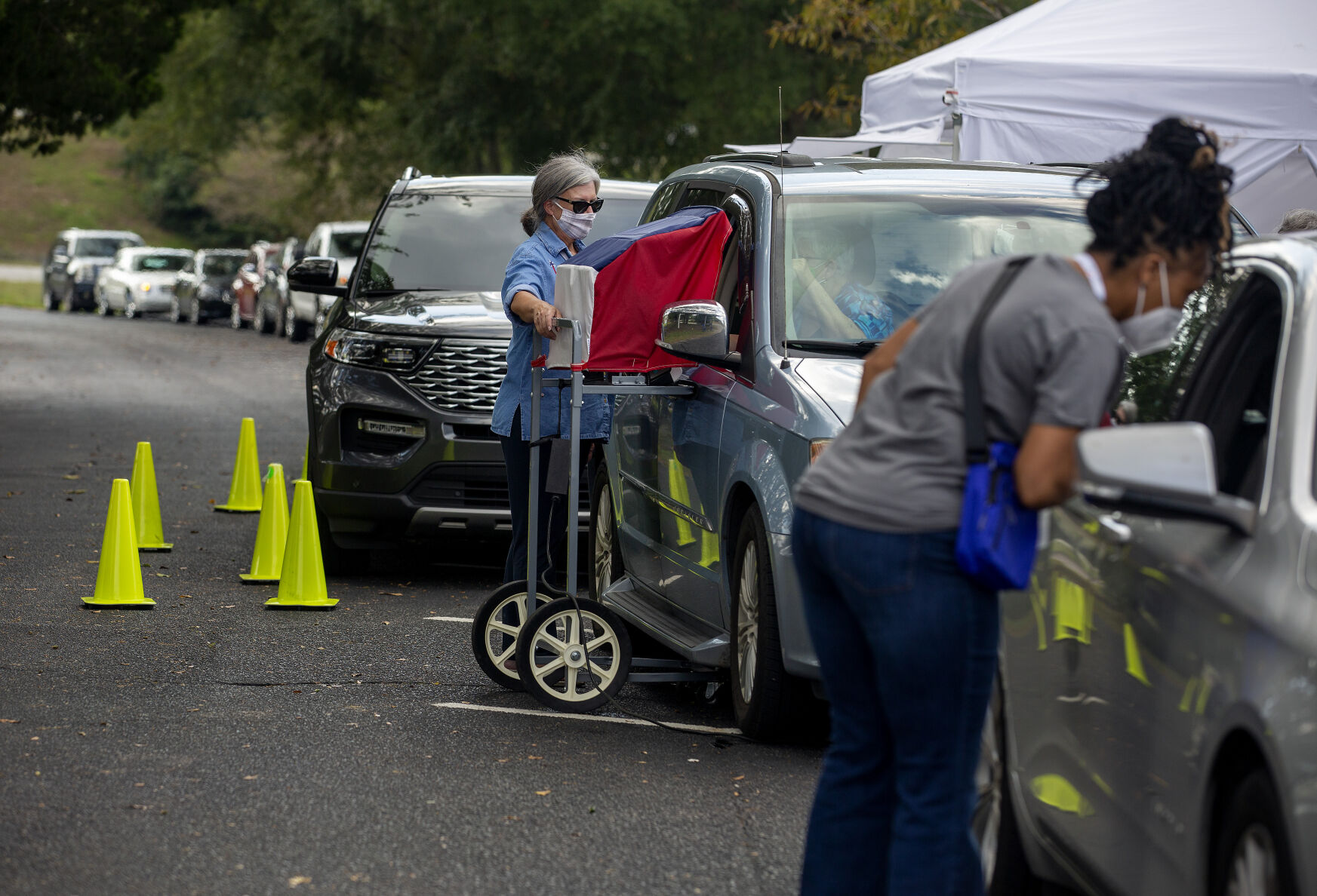 curbside voting.jpg